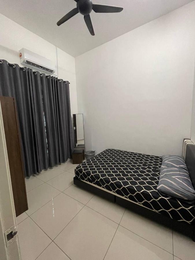 Bungalow Homestay Jasin Perdana Esterno foto