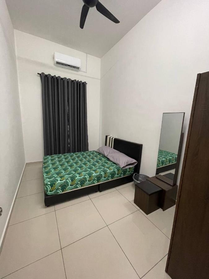 Bungalow Homestay Jasin Perdana Esterno foto