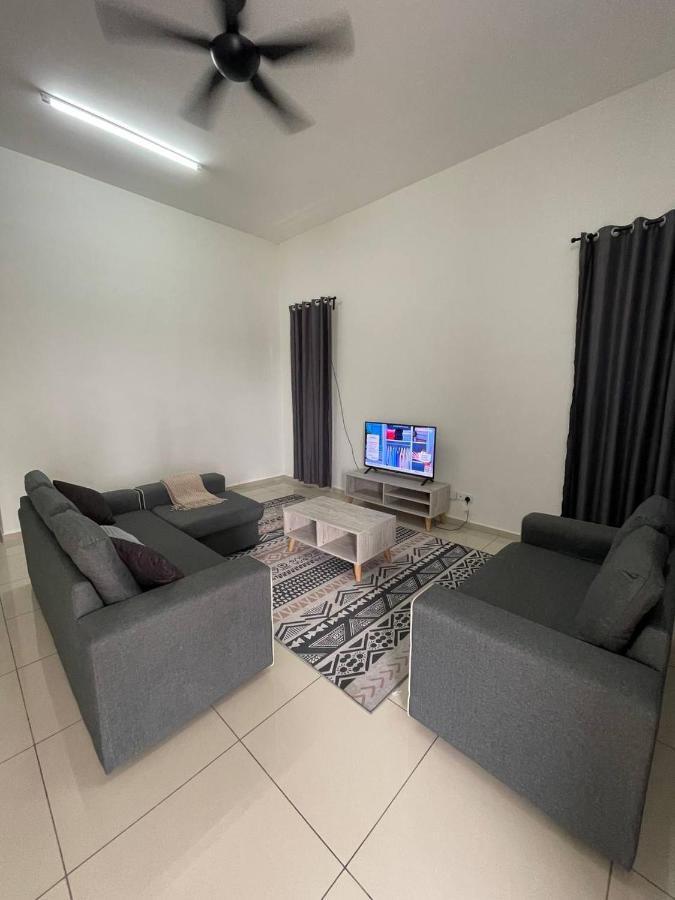 Bungalow Homestay Jasin Perdana Esterno foto